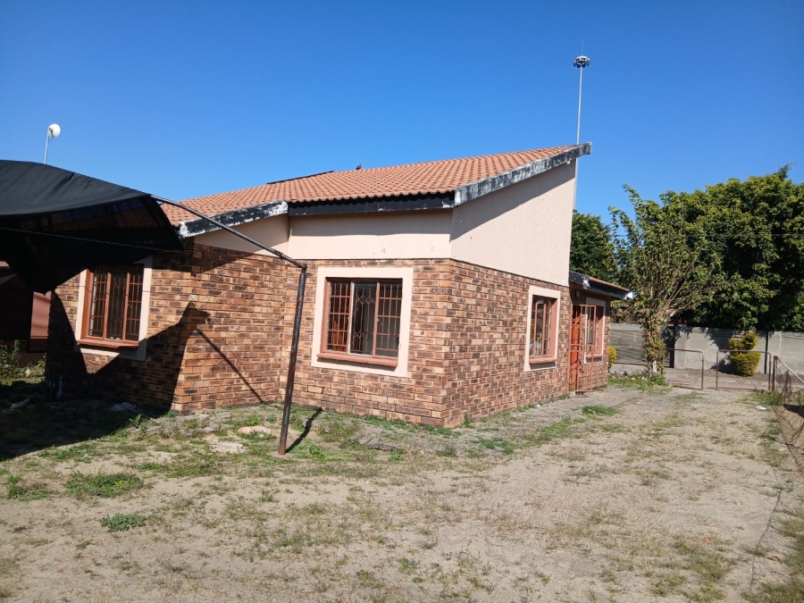 To Let 3 Bedroom Property for Rent in Seraleng North West